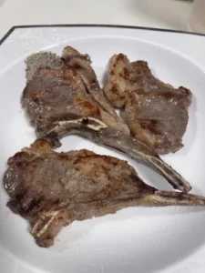 Thick-cut, tender baby lamb tomahawks from Inner Mongolia. 3KG frozen bone-in pack, no additives. Clean, milky-fresh flavour. U.S.-wide cold-chain delivery photo review