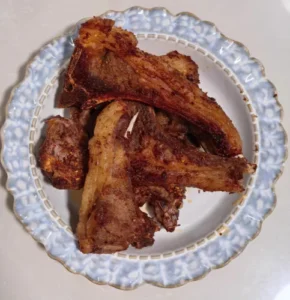 Thick-cut, tender baby lamb tomahawks from Inner Mongolia. 3KG frozen bone-in pack, no additives. Clean, milky-fresh flavour. U.S.-wide cold-chain delivery photo review