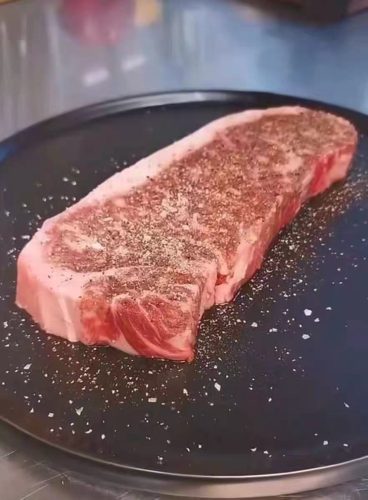 🥩 Australian Wagyu Striploin Steak (Boneless, IVP, est. MB6–9) — 3 kg Bulk Case (Frozen) photo review