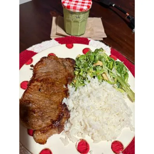New York Strip Steak, Choice Angus Beef, 3 Per Tray, Family Pack, 1.53 - 3.33 lb photo review